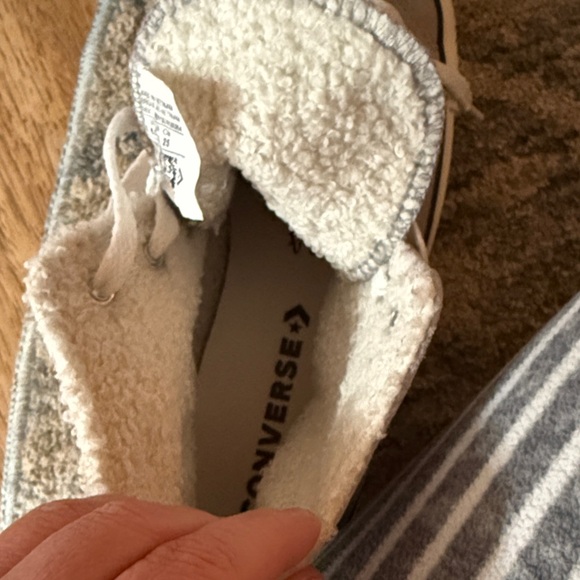 Converse Gray High-Top Sneakers with White Laces, with fur - Picture 4 of 6